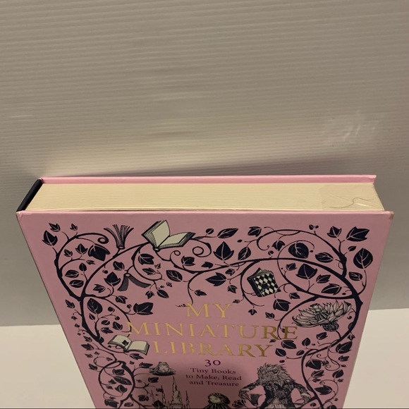 My Miniature Library - 30 Tiny Books, to Make, Read and Treasure. - Picture 9 of 16